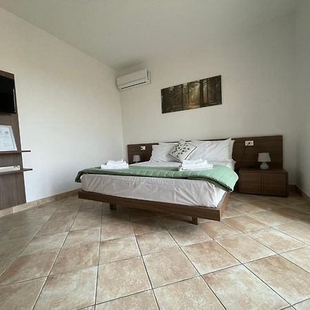 Maison De Cheeramie - Tourist Apartments Tra Mare E Etna Mascali Exteriör bild