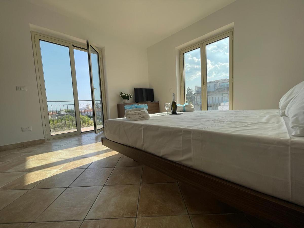 Maison De Cheeramie - Tourist Apartments Tra Mare E Etna Mascali Exteriör bild